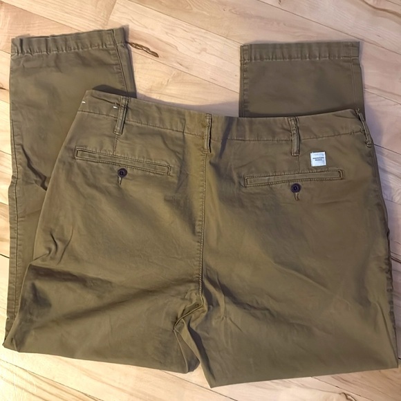 NWOT Men’s American Eagle Original Straight Lived In Khaki Pants - Picture 3 of 4